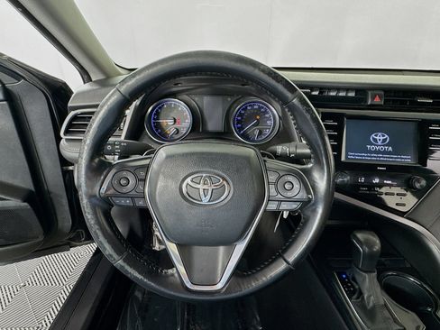 Used 2020 Toyota Camry SE FWD image 13