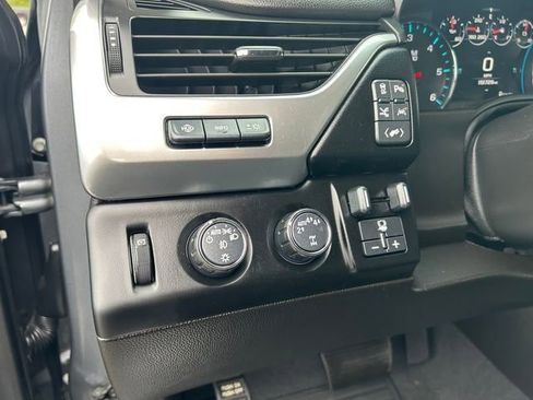 Used 2019 Chevrolet Suburban Premier AWD/4WD image 23
