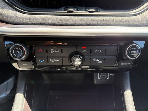 Used 2022 Jeep Compass Latitude AWD/4WD image 21