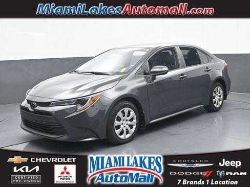 Used 2025 Toyota Corolla LE FWD image 1