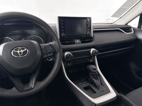 Used 2020 Toyota RAV4 XLE w/ Convenience Package FWD image 30