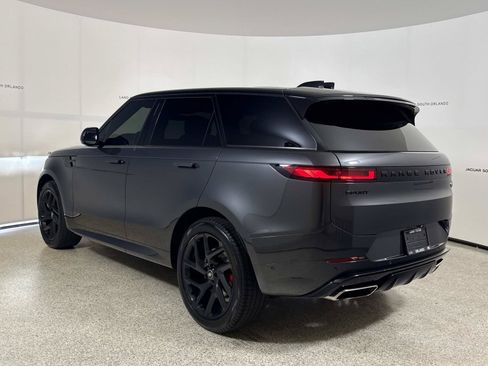 Used 2023 Land Rover Range Rover Sport SE Dynamic AWD/4WD image 3