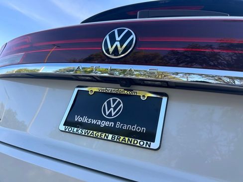 New 2026 Volkswagen Atlas Cross Sport SE FWD image 46