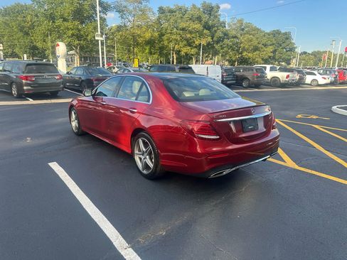 Used 2017 Mercedes-Benz E 300 4MATIC image 5