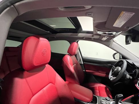 Used 2021 Alfa Romeo Stelvio Ti w/ Nero Edizione image 43