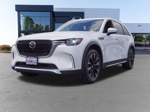 Used 2024 MAZDA CX-90 Plug-In Hybrid w/ Premium Plus AWD/4WD image 9