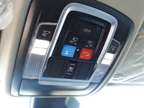 New 2025 RAM 1500 Limited image 27