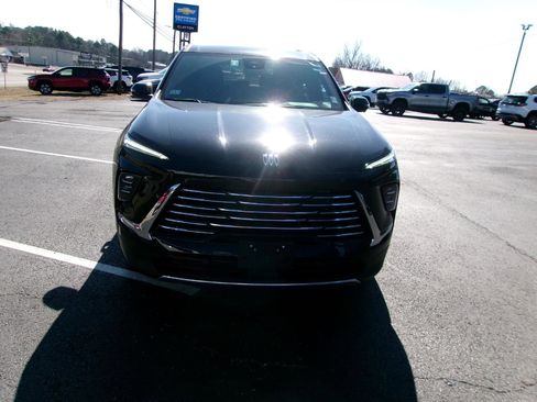 Used 2025 Buick Enclave Preferred image 8