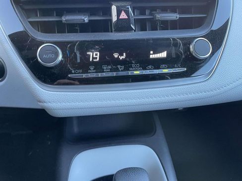 Used 2024 Toyota Corolla SE image 40