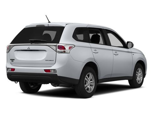 Used 2014 Mitsubishi Outlander GT AWD/4WD image 2