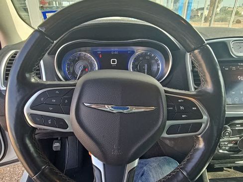 Used 2020 Chrysler 300 Limited AWD/4WD image 12
