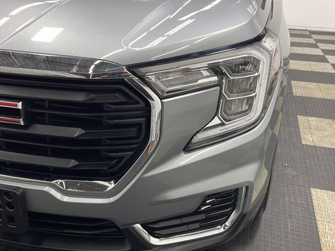 Used 2024 GMC Terrain SLE FWD image 26