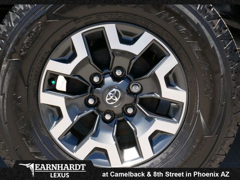 Used 2021 Toyota Tacoma TRD Off-Road w/ TRD Premium Off Road Package AWD/4WD image 23