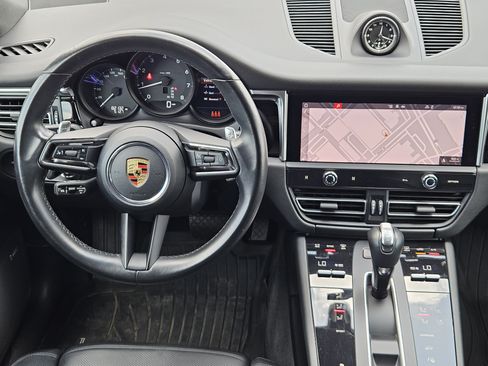 Used 2022 Porsche Macan AWD/4WD image 25