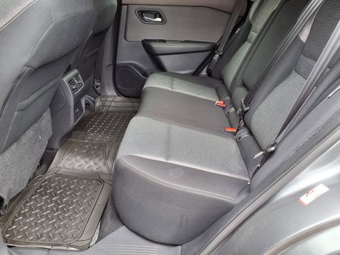 Used 2021 Nissan Rogue SV image 12