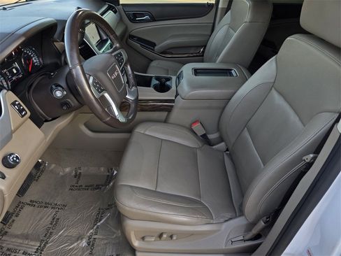 Used 2020 GMC Yukon SLT w/ Premium Edition image 32