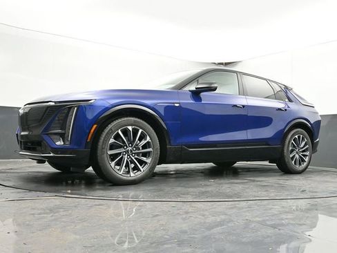 New 2025 Cadillac Lyriq Sport image 43