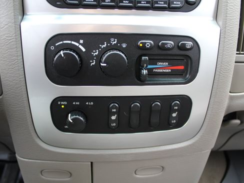 Used 2004 Dodge Ram 1500 Truck SLT w/ Sport Appearance Group AWD/4WD image 34