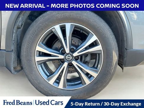 Used 2020 Nissan Rogue SV w/ Premium Package image 10