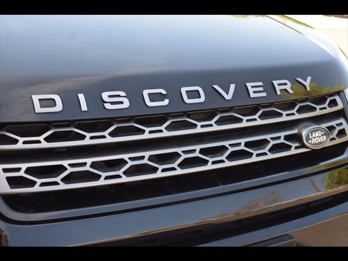 Used 2017 Land Rover Discovery Sport SE AWD/4WD image 44