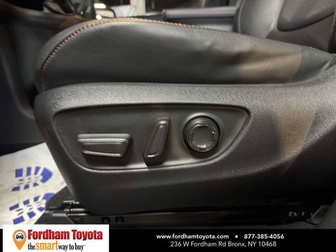 Used 2023 Toyota Sienna XSE AWD/4WD image 16