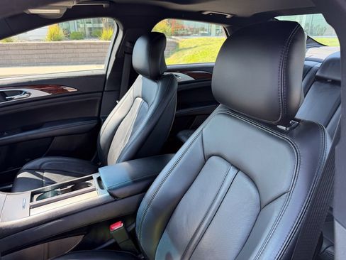 Used 2017 Lincoln MKZ Reserve w/ Climate Package FWD image 10