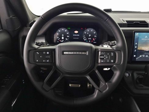Certified 2025 Land Rover Defender 90 V8 AWD/4WD image 21