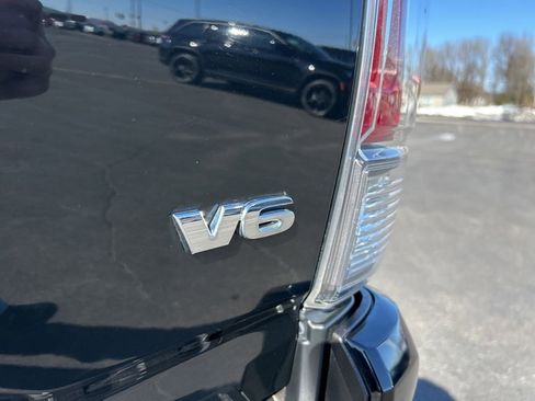 Used 2020 Toyota Tacoma TRD Off-Road w/ TRD Premium Off Road Package image 28