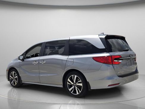Certified 2024 Honda Odyssey Touring image 8