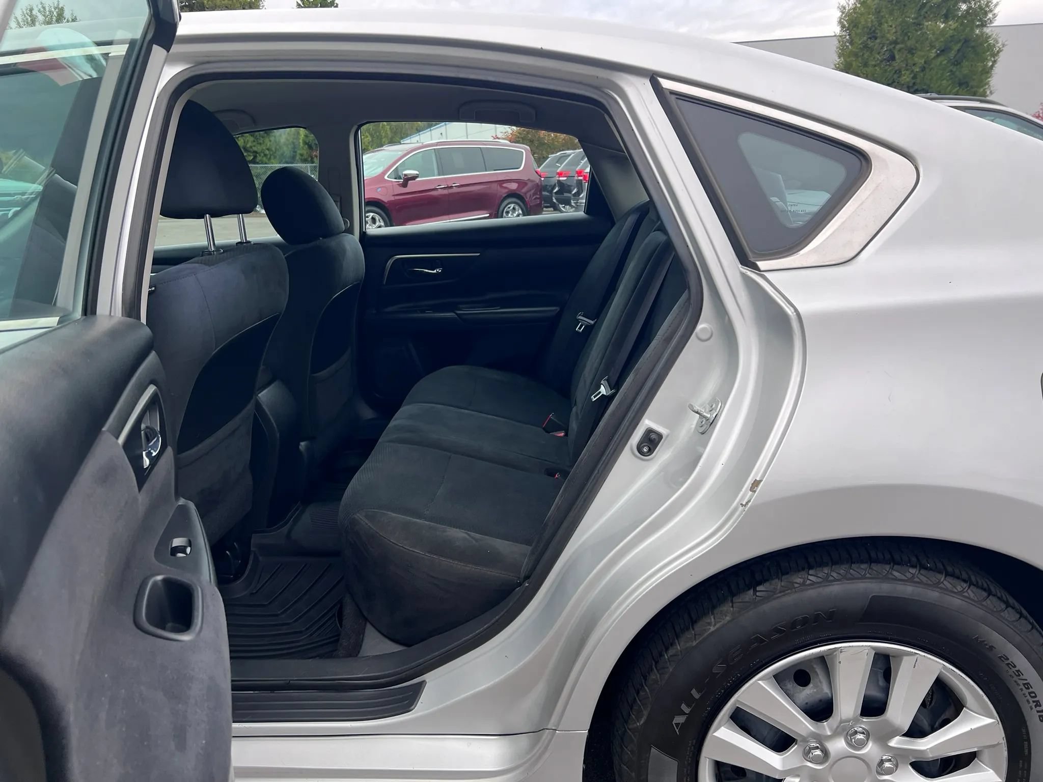 Used 2015 Nissan Altima 2.5 S w/ Power Driver Seat Package FWD image 30