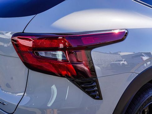 New 2026 Chevrolet Trax ACTIV w/ Sunroof Package FWD image 7
