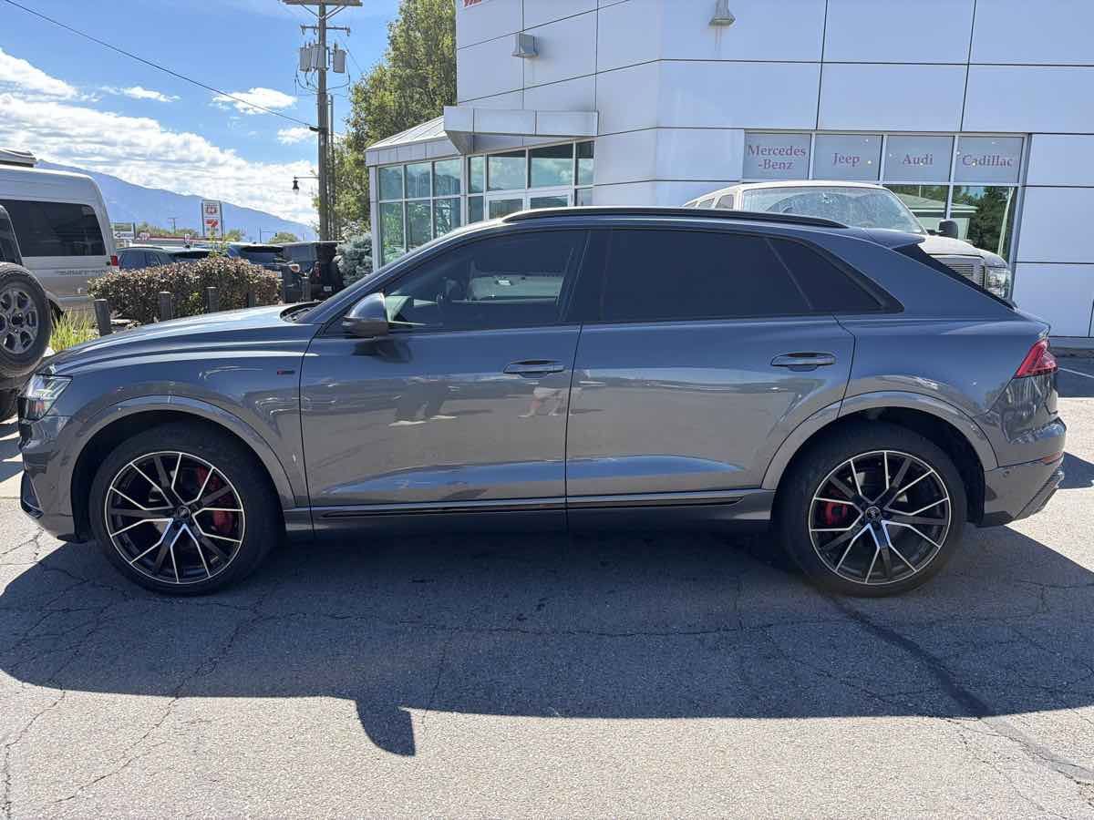 Used 2019 Audi Q8 Prestige w/ Luxury Package AWD/4WD image 2