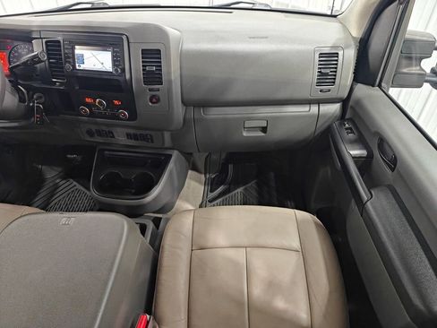 Used 2019 Nissan NV 3500 SL RWD image 23