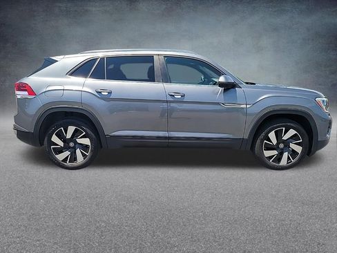 Used 2025 Volkswagen Atlas Cross Sport SE AWD/4WD image 4