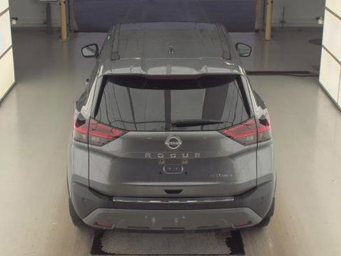 Used 2023 Nissan Rogue SV image 5