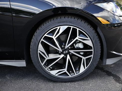 Used 2023 Hyundai Ioniq 6 SEL RWD image 4