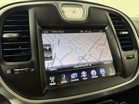 Used 2016 Chrysler 300 Limited AWD/4WD image 19