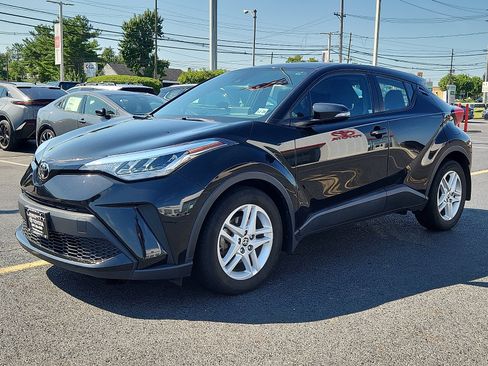 Used 2021 Toyota C-HR LE FWD image 3