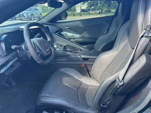 Used 2025 Chevrolet Corvette Stingray Coupe w/ 1LT RWD image 5