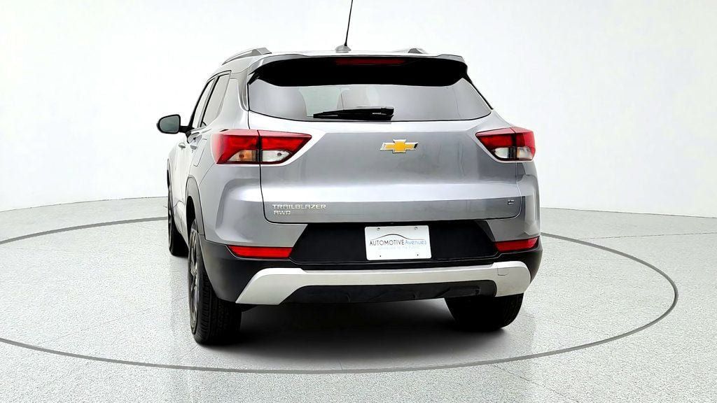Used 2023 Chevrolet TrailBlazer LT w/ Convenience Package AWD/4WD image 6