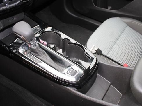 Used 2025 Chevrolet Trax LT image 24