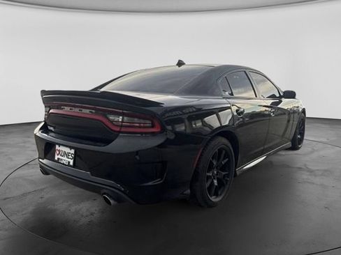 Used 2022 Dodge Charger R/T w/ Performance Handling Group RWD image 11
