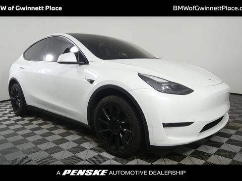 Used 2023 Tesla Model Y Long Range AWD/4WD image 1