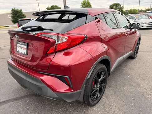Used 2018 Toyota C-HR XLE FWD image 5