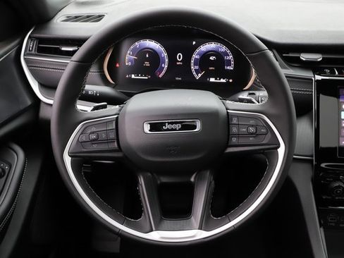 New 2025 Jeep Grand Cherokee L Altitude image 22