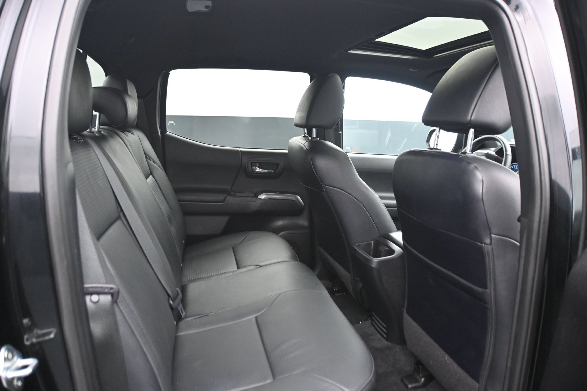 Used 2021 Toyota Tacoma Limited AWD/4WD image 14