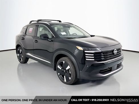 New 2026 Nissan Kicks SR w/ SR Premium Package FWD image 3