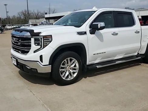 Used 2022 GMC Sierra 1500 SLT w/ SLT Premium Plus Package image 4