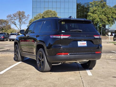 New 2025 Jeep Grand Cherokee Limited w/ Black Appearance Package image 6