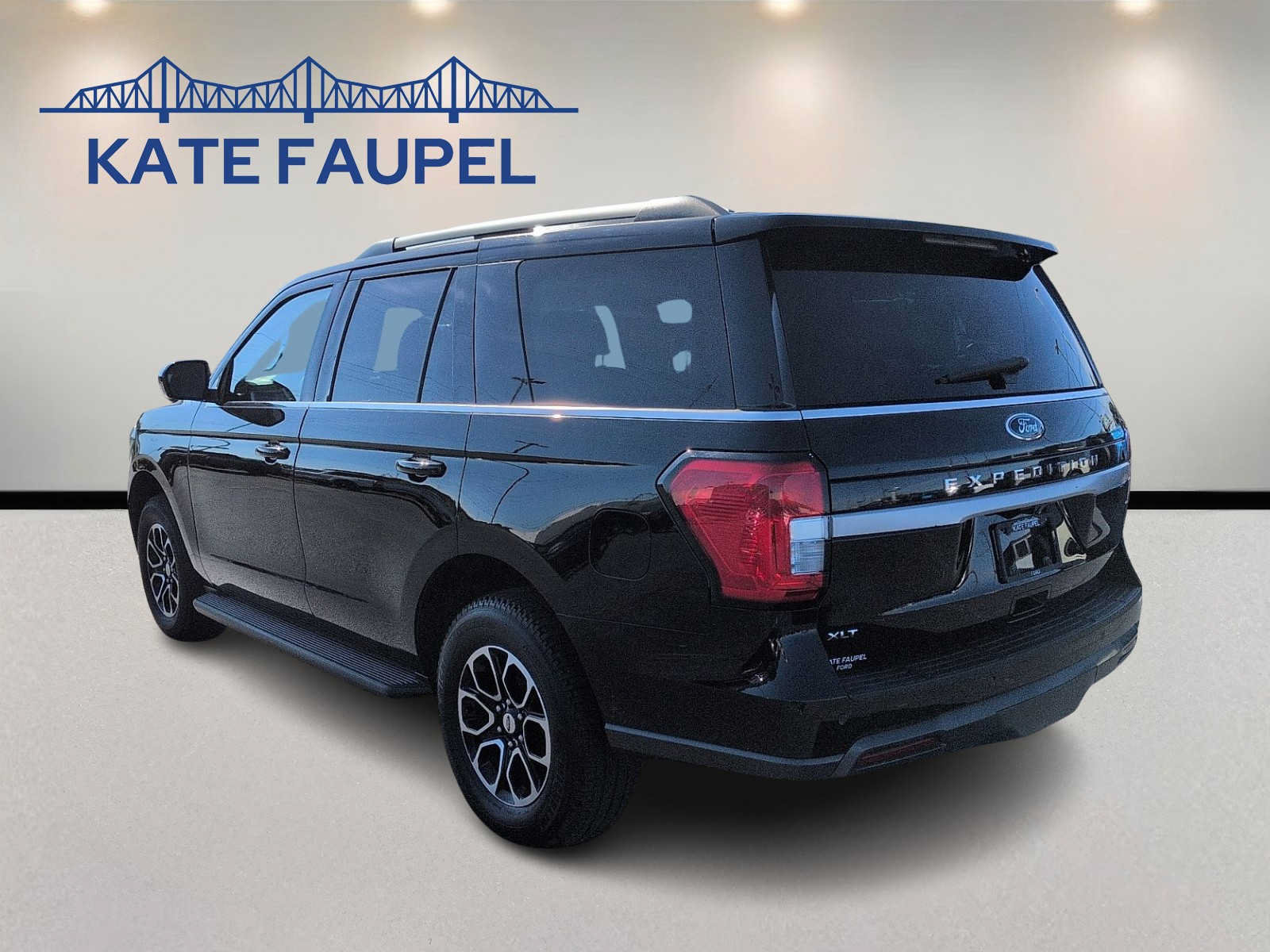 Used 2022 Ford Expedition XLT AWD/4WD image 5